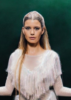 BEREN SAAT MÜZİK DÜNYASINA ADIM ATTI!