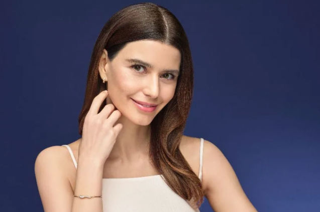 Beren Saat Müzik Kariyerine İngilizce Şarkıyla Adım Atıyor!