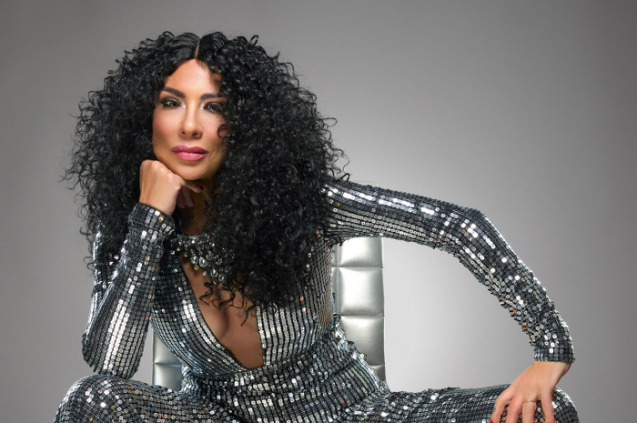 Işın Karaca'dan 25.Yıla Özel Albüm!