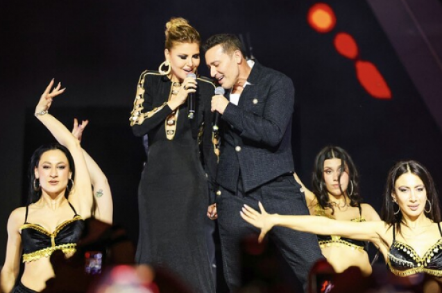 SAYGI 1 MUSTAFA SANDAL KONSERİNDE YILDIZLAR GEÇİDİ!