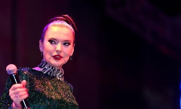 Demet Akalın: ‘’Hırsızın peşinden Okan'la çıplak ayak koştuk’’ Demet Akalın: ‘’Hırsızın peşinden Okan'la çıplak ayak koştuk’’