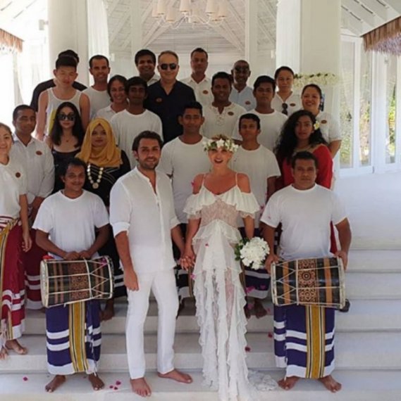Seren Serengil ile Yaşar İpek Maldivler'de nikah tazeledi Seren Serengil ile Yaşar İpek Maldivler'de nikah tazeledi