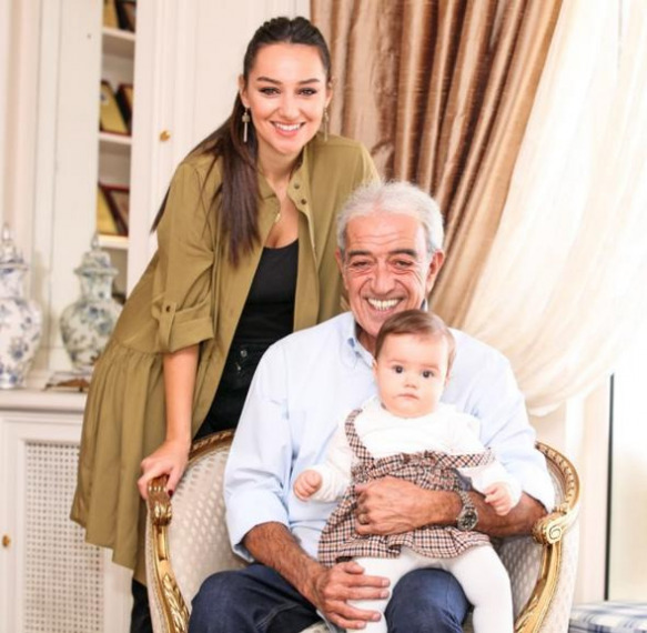 Edip Akbayram, kızı Türkü ile birlikte röportaj verdi. Edip Akbayram, kızı Türkü ile birlikte röportaj verdi.
