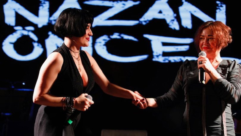 Nazan Öncel Sahnede Gonca Vuslateri ile Düet Yaptı Nazan Öncel Sahnede Gonca Vuslateri ile Düet Yaptı