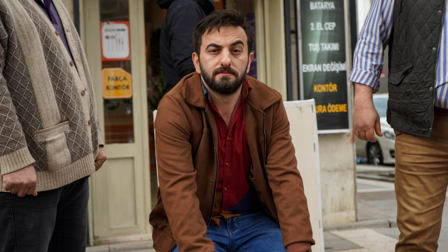 İki Aile Tek Enişte! Yaşasın 'Aykut Enişte' İki Aile Tek Enişte! Yaşasın 'Aykut Enişte'
