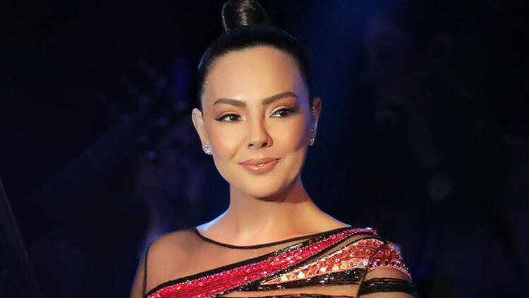 Ebru Gündeş Antalya'yı Fethetti Ebru Gündeş Antalya'yı Fethetti