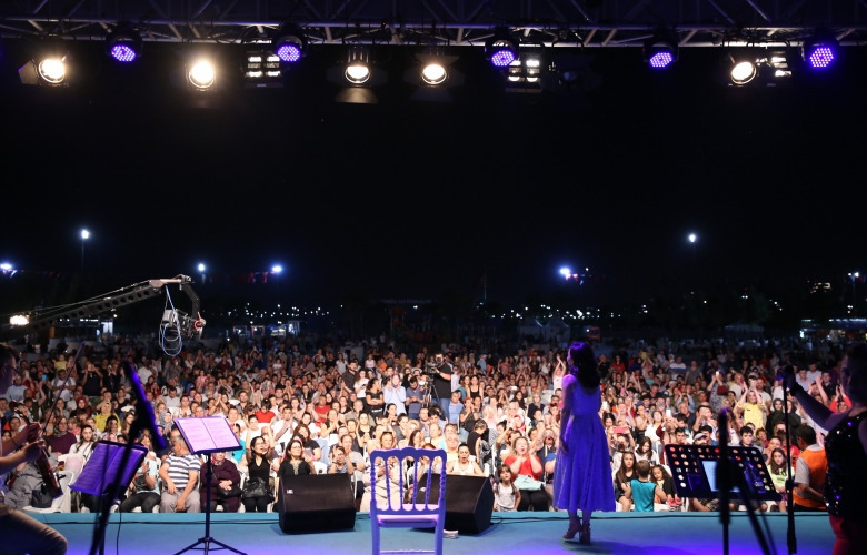 İpek Açar Maltepe'de Konser Verdi! İpek Açar Maltepe'de Konser Verdi!