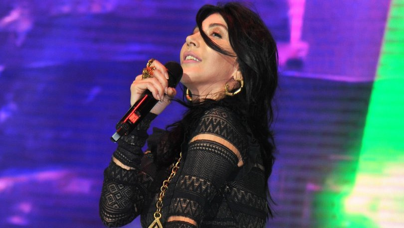 Hande Yener'den 20.Yılına Özel Albüm Hande Yener'den 20.Yılına Özel Albüm