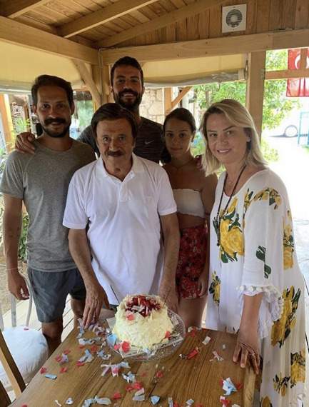 Selami Şahin 71. Yaşını Kutladı Selami Şahin 71. Yaşını Kutladı