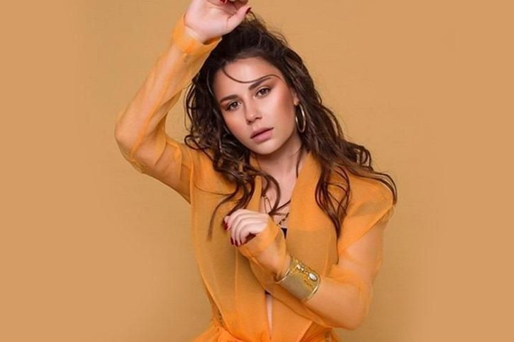 Merve Özbey, sevgilisi Kenan Koçak ile evleniyor! Merve Özbey, sevgilisi Kenan Koçak ile evleniyor!
