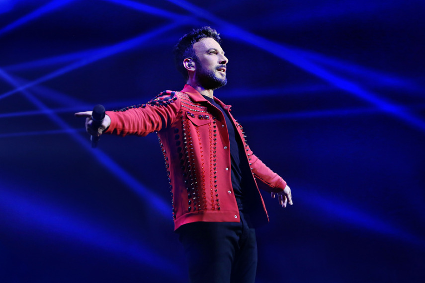 “Zürih, Megastar Tarkan’ın Şarkıları ile Isındı!” “Zürih, Megastar Tarkan’ın Şarkıları ile Isındı!”