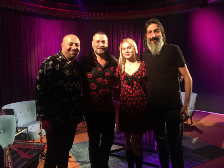 Taksim Trio & Aleyna Tilki’den Muhteşem Düet Taksim Trio & Aleyna Tilki’den Muhteşem Düet