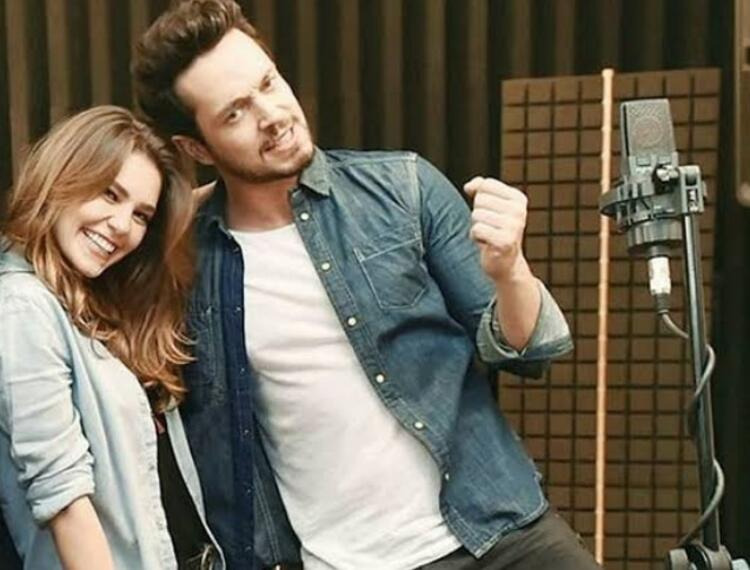 Aslı Enver ile Murat Boz Bir Araya Geldiler! Aslı Enver ile Murat Boz Bir Araya Geldiler!