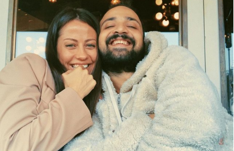 Derya Uluğ 5 Yıllık Aşkı İle Evleniyor. Derya Uluğ 5 Yıllık Aşkı İle Evleniyor.