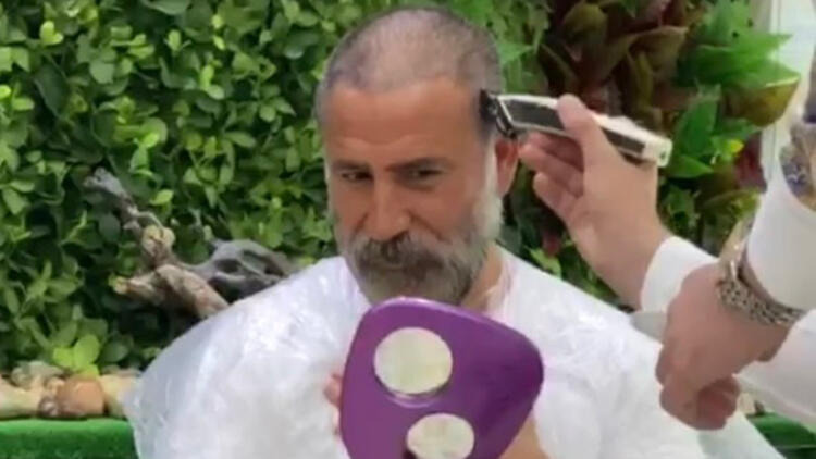 İzzet Yıldızhan: Kuaförüm Kusura Bakmasın İzzet Yıldızhan: Kuaförüm Kusura Bakmasın