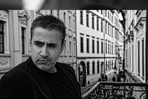 Emrah’tan Korona Virüs Şarkısı “Salgın” Emrah’tan Korona Virüs Şarkısı “Salgın”
