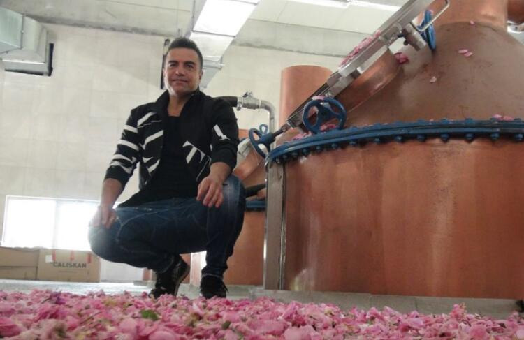 Berdan Mardini Memleketine Gül Suyu Fabrikası Kurdu Berdan Mardini Memleketine Gül Suyu Fabrikası Kurdu
