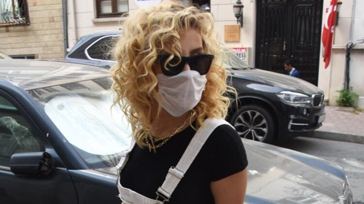 İrem Derici: ''Bu Maske İşi Aslında İşime Geldi'' İrem Derici: ''Bu Maske İşi Aslında İşime Geldi''