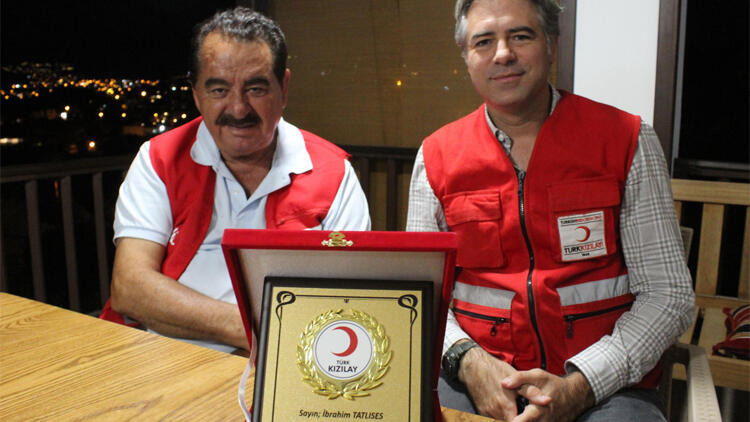 İbrahim Tatlıses'den Kızılay'a Kurban Bağışı İbrahim Tatlıses'den Kızılay'a Kurban Bağışı