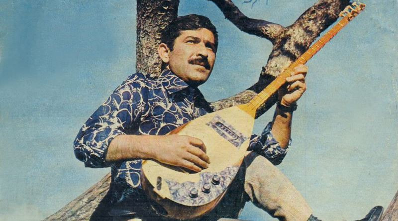 Aşık Mahzuni Şerif’in Sazı Açık Artırmayla Satıldı