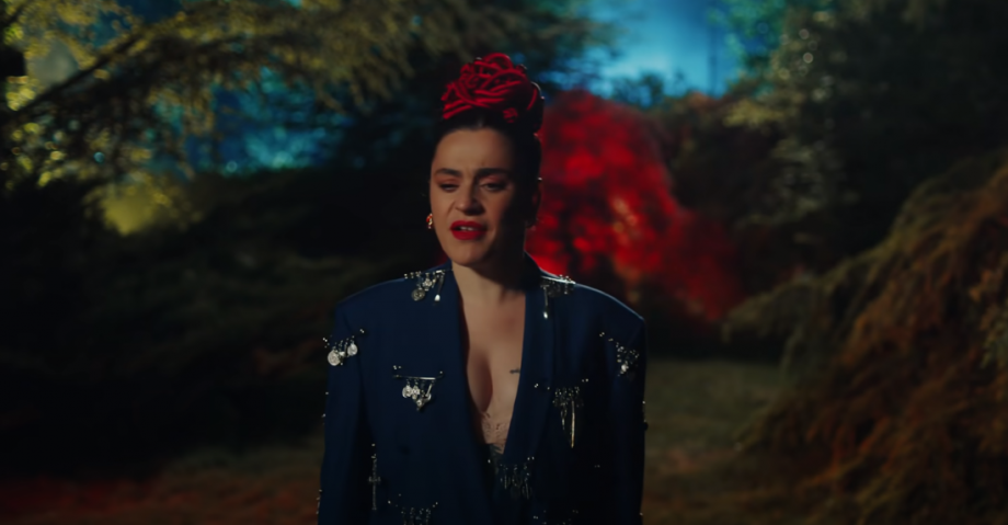 Ceylan Ertem'den Yeni Şarkı: ''Çaresiz''