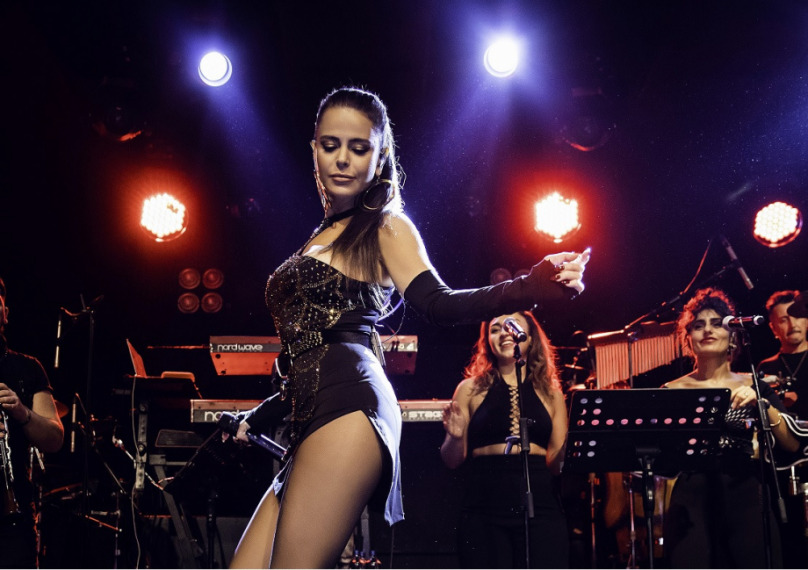 Simge'den Yeni Yılda Sürprizler Geliyor