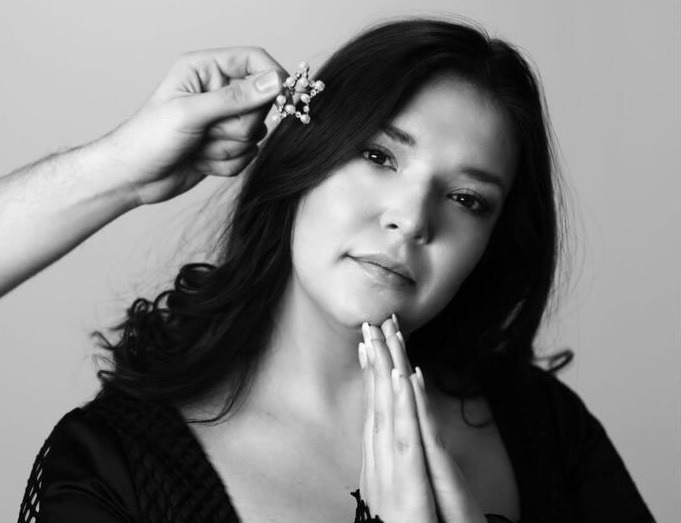 Tuğçe Kandemir'den Yeni Yıl Sürprizi