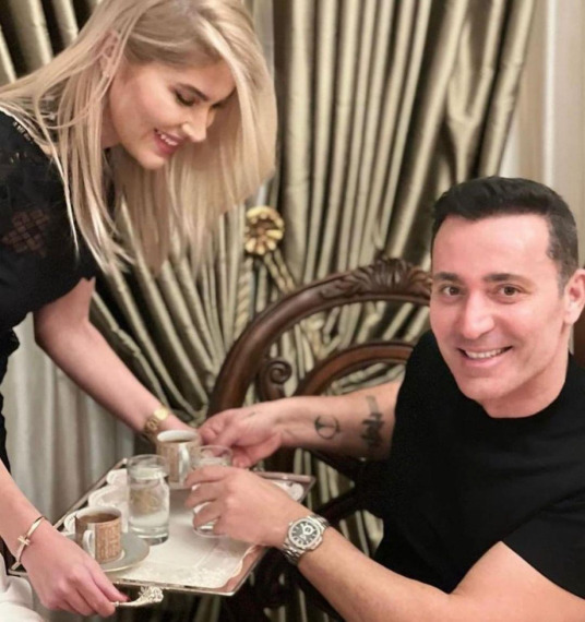 Mustafa Sandal ile Melis Sütşurup Nişanlandı