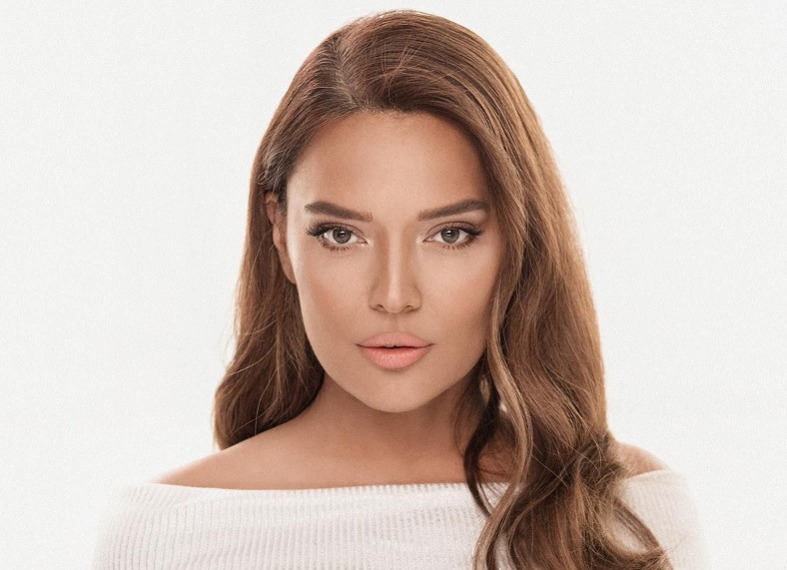Demet Akalın'dan 