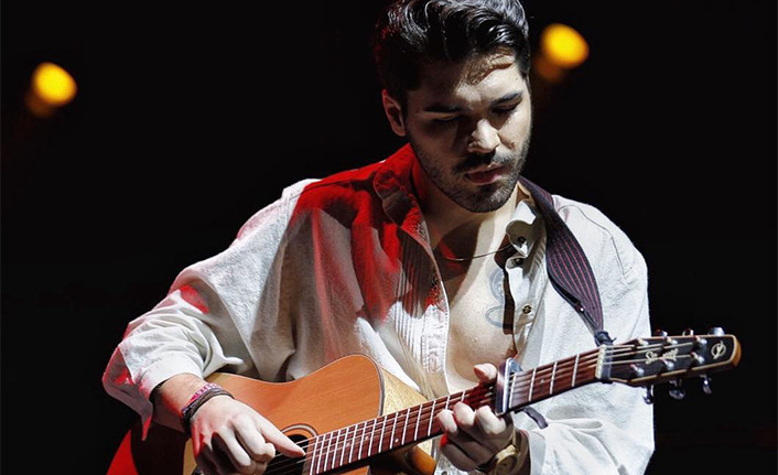 Emir Can İğrek'ten 