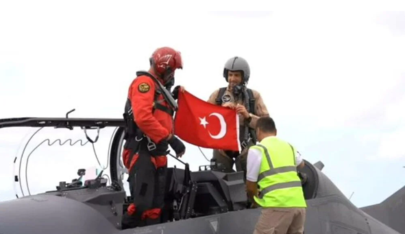 Ferman Akgül'den Hürkuş’a Özel Şarkı