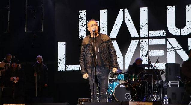 Haluk Levent'e Sahnede Büyük Sürpriz!