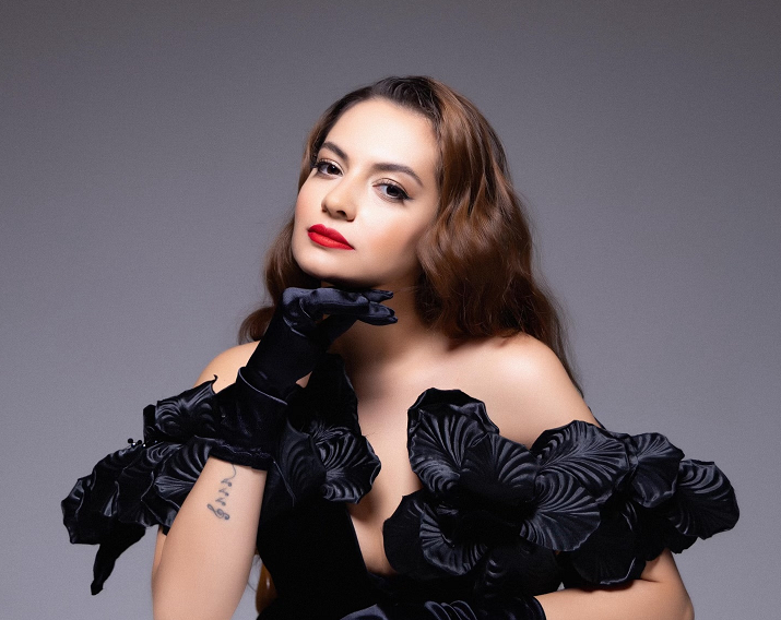 Melek Büyükçınar'dan İlk Albüm!