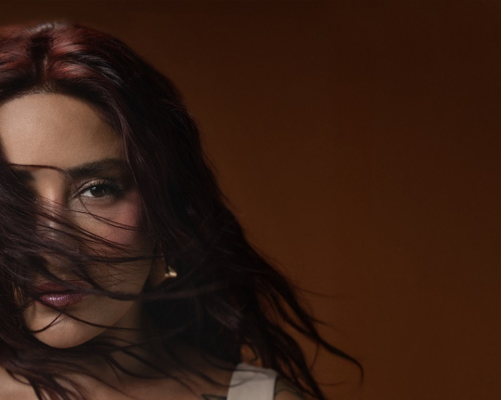 Melek Mosso'dan Yeni Şarkı Melek Mosso'dan Yeni Şarkı