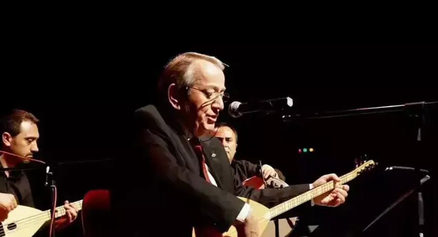Türk Halk Müziği Sanatçısı Mehmet Erenler Hayatını Kaybetti... Türk Halk Müziği Sanatçısı Mehmet Erenler Hayatını Kaybetti...