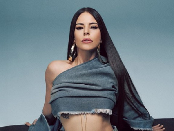 Simge’den Yazın Enerjisini Yansıtan Sürpriz!