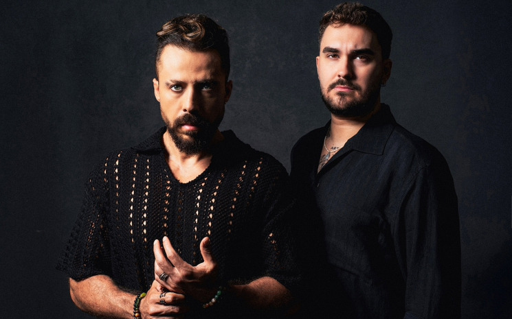 Bahadır Tatlıöz ve Çağan Şengül'den Efsane Şarkıya Modern Dokunuş!