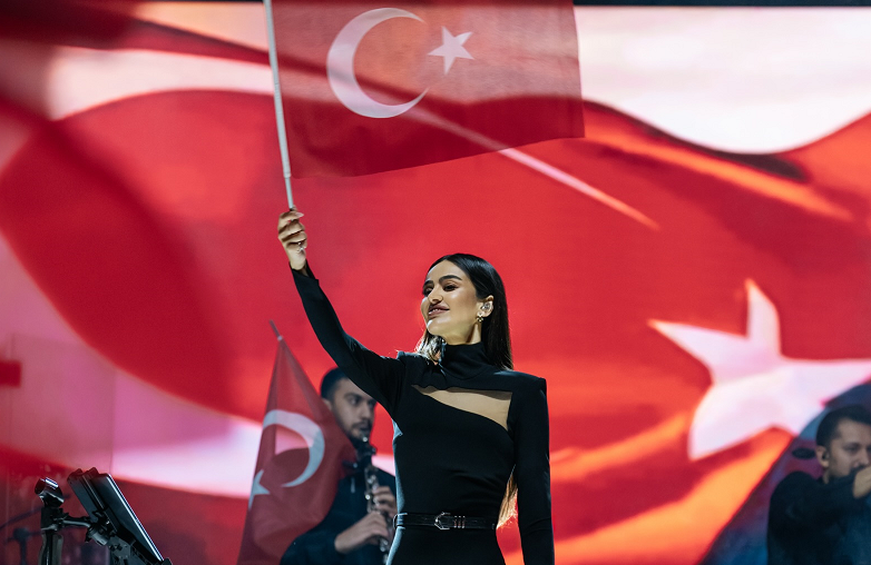 Elif Buse Doğan'dan Tokat'ta Cumhuriyet Bayramı Konseri!