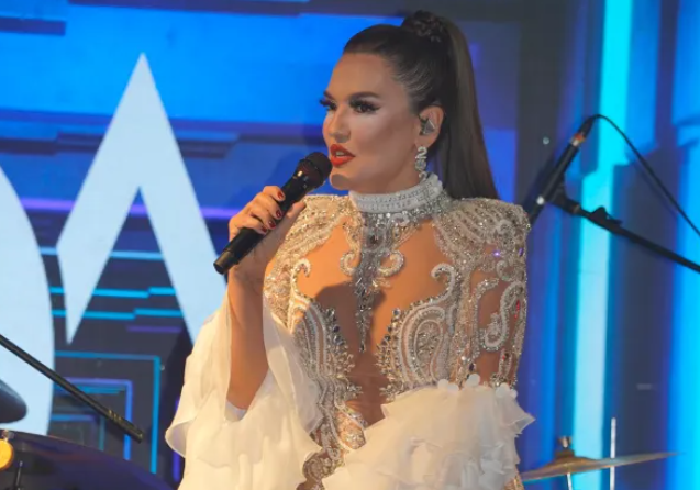 Uludağ'da Demet Akalın Rüzgarı!