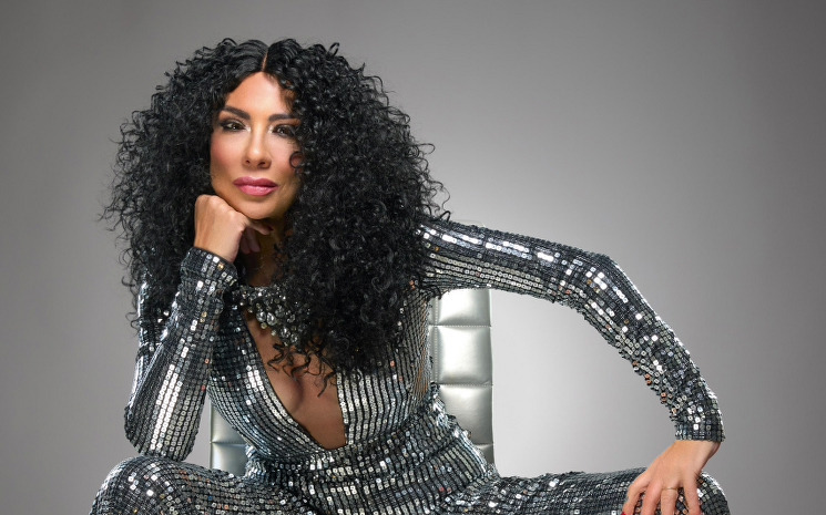 Işın Karaca'dan 25.Yıla Özel Albüm!