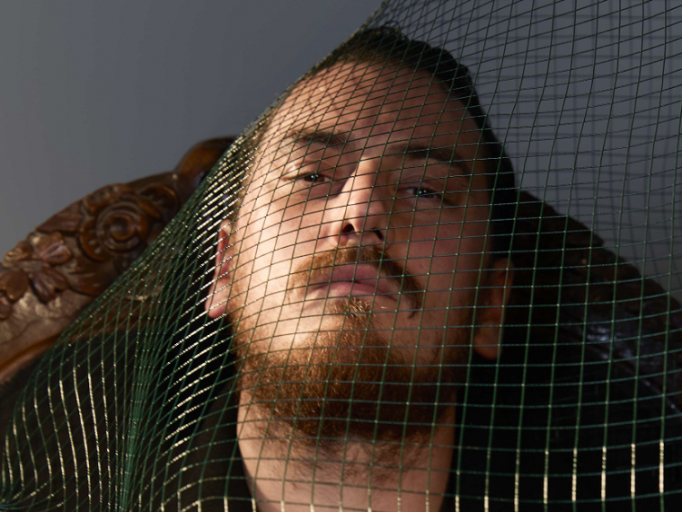 Evrencan Gündüz’den “Acı Verir Zaman”