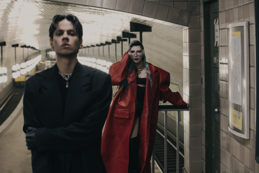 HANDE YENER VE MADRİGAL'DEN ORTAK ÇALIŞMA!