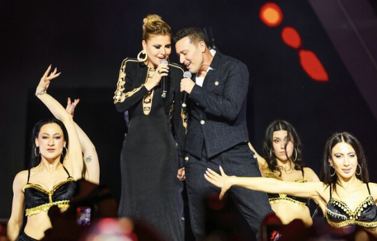 SAYGI 1 MUSTAFA SANDAL KONSERİNDE YILDIZLAR GEÇİDİ!