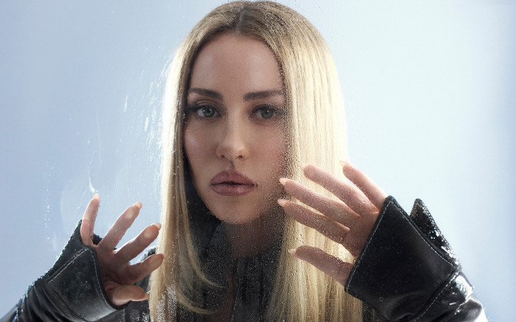 DERYA ULUĞ'DAN YENİ SİNGLE!