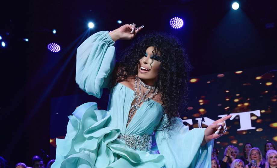 BÜLENT ERSOY'DAN YENİ ŞARKI SÜRPRİZİ!