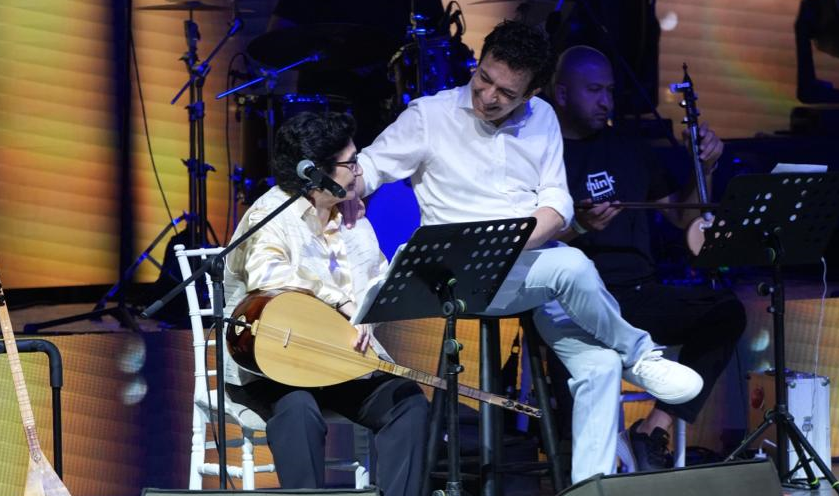 HARBİYE'DE GÜLER DUMAN VE OĞUZ AKSAÇ RÜZGARI!